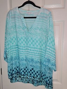 Chaus Mint Green Ombre V-Neck Tunic‎